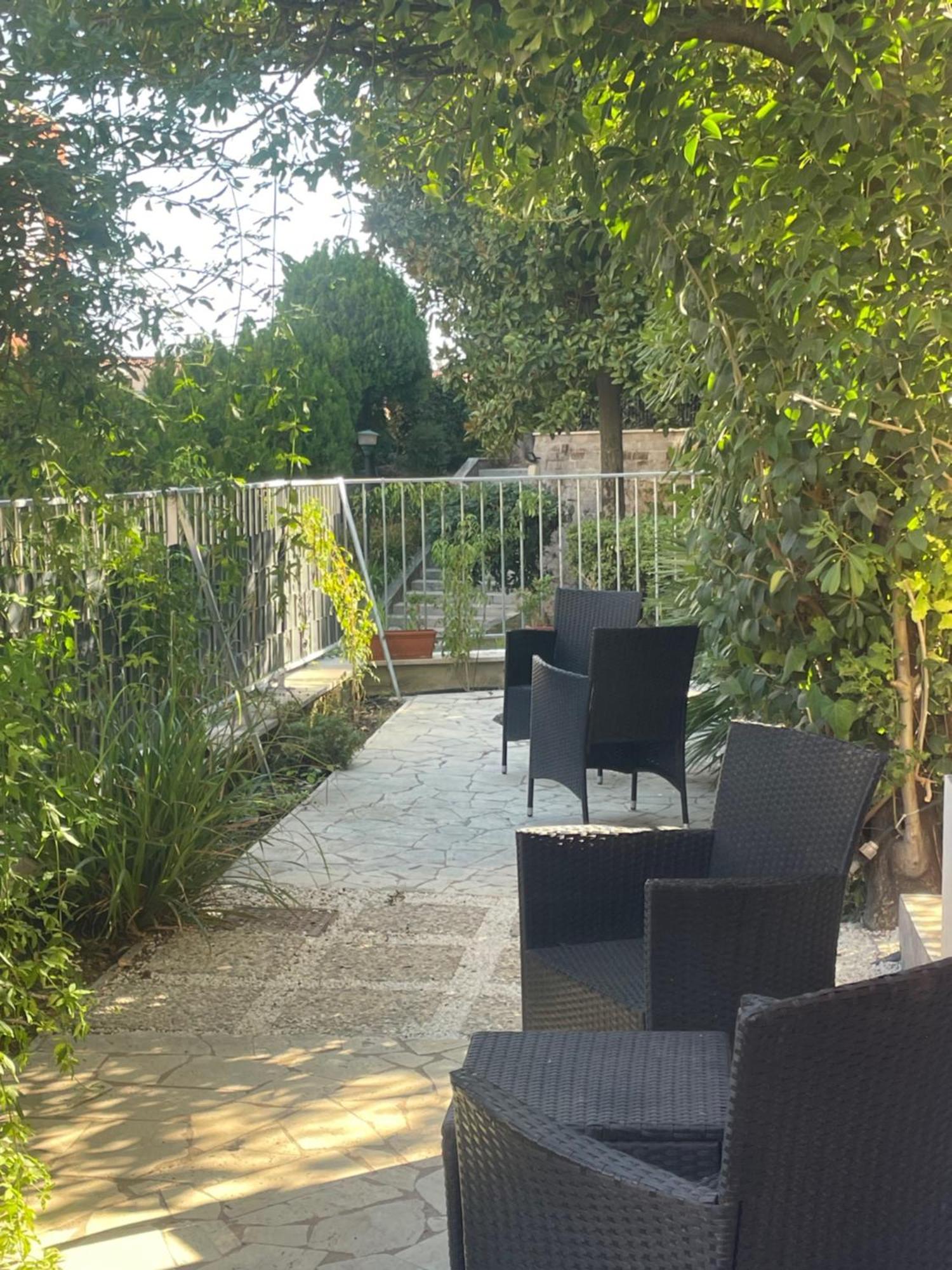 Apartament Chez Nous Rzym Zewnętrze zdjęcie